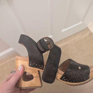 Dansko Beautiful Women's Black Sandals Size 8/Size 38